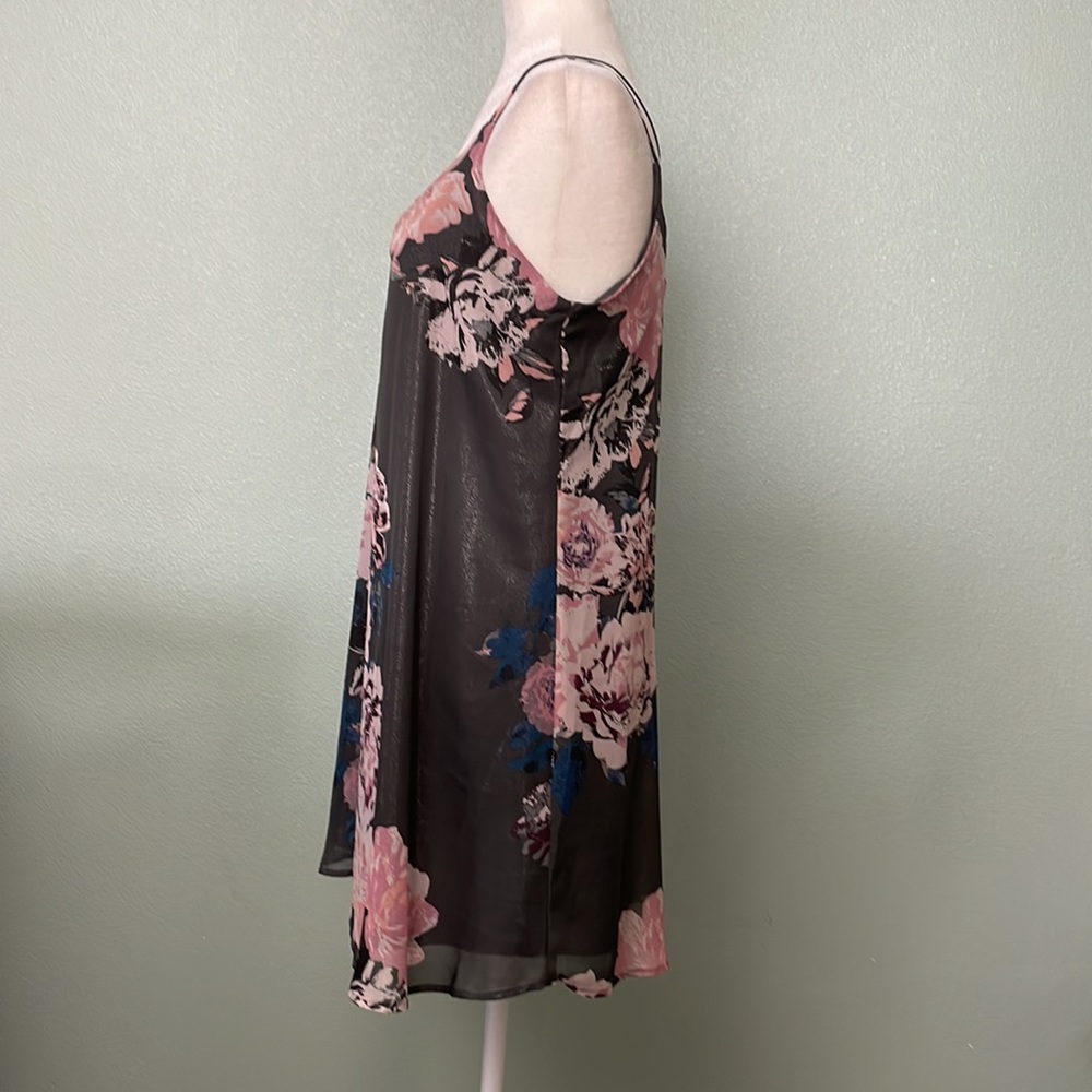 Xhilaration Gray Floral Dress - Picture 3 of 7